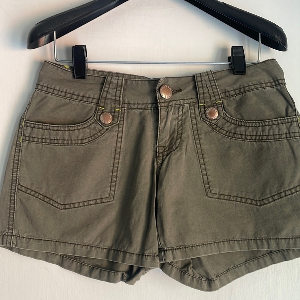 UNIONBAY Army Green Cargo Shorts 0